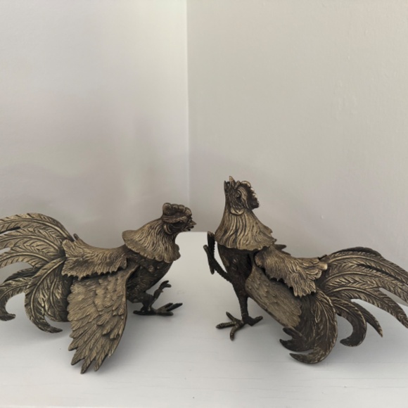 Mid-Century Modern Pair of Brass Fighting Roosters - Picture 4 of 7